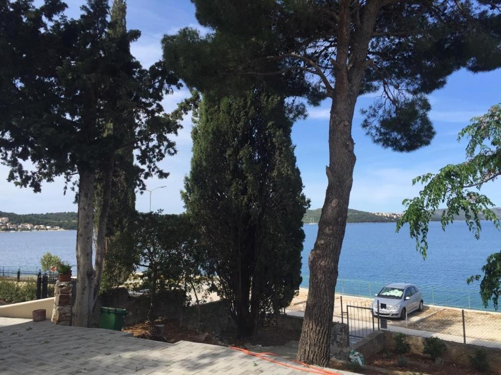 Cozy Place On The Beach Trogir Exterior foto