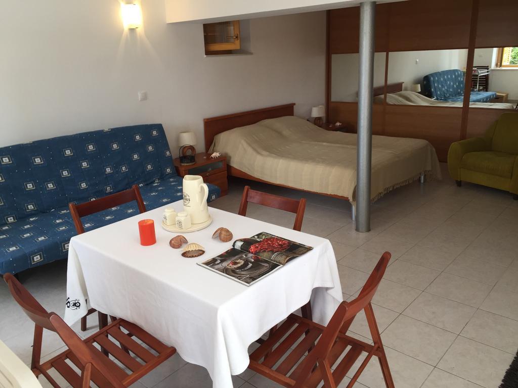 Cozy Place On The Beach Trogir Exterior foto