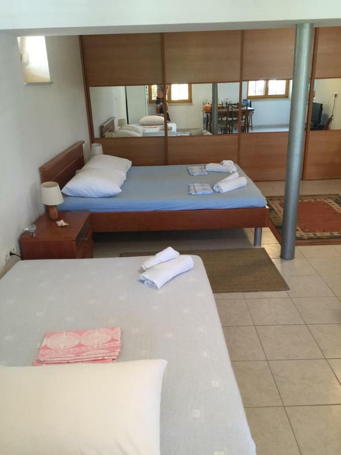 Cozy Place On The Beach Trogir Exterior foto