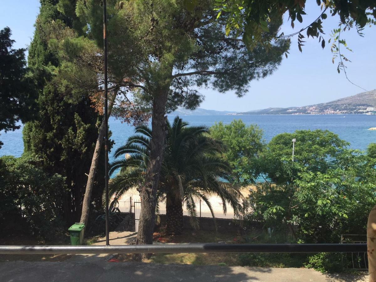 Cozy Place On The Beach Trogir Exterior foto