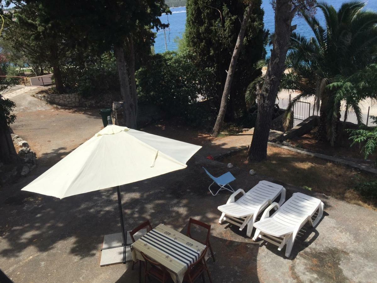 Cozy Place On The Beach Trogir Exterior foto